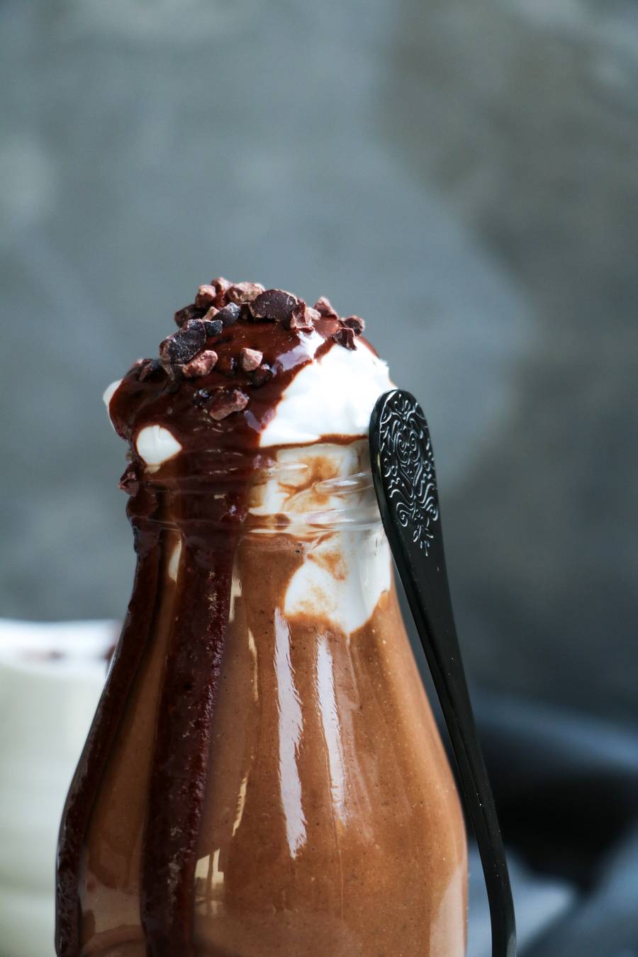 http://wearelittles.com/cdn/shop/articles/VEGAN_MOCHA_SHAKE_3.jpg?v=1625829353