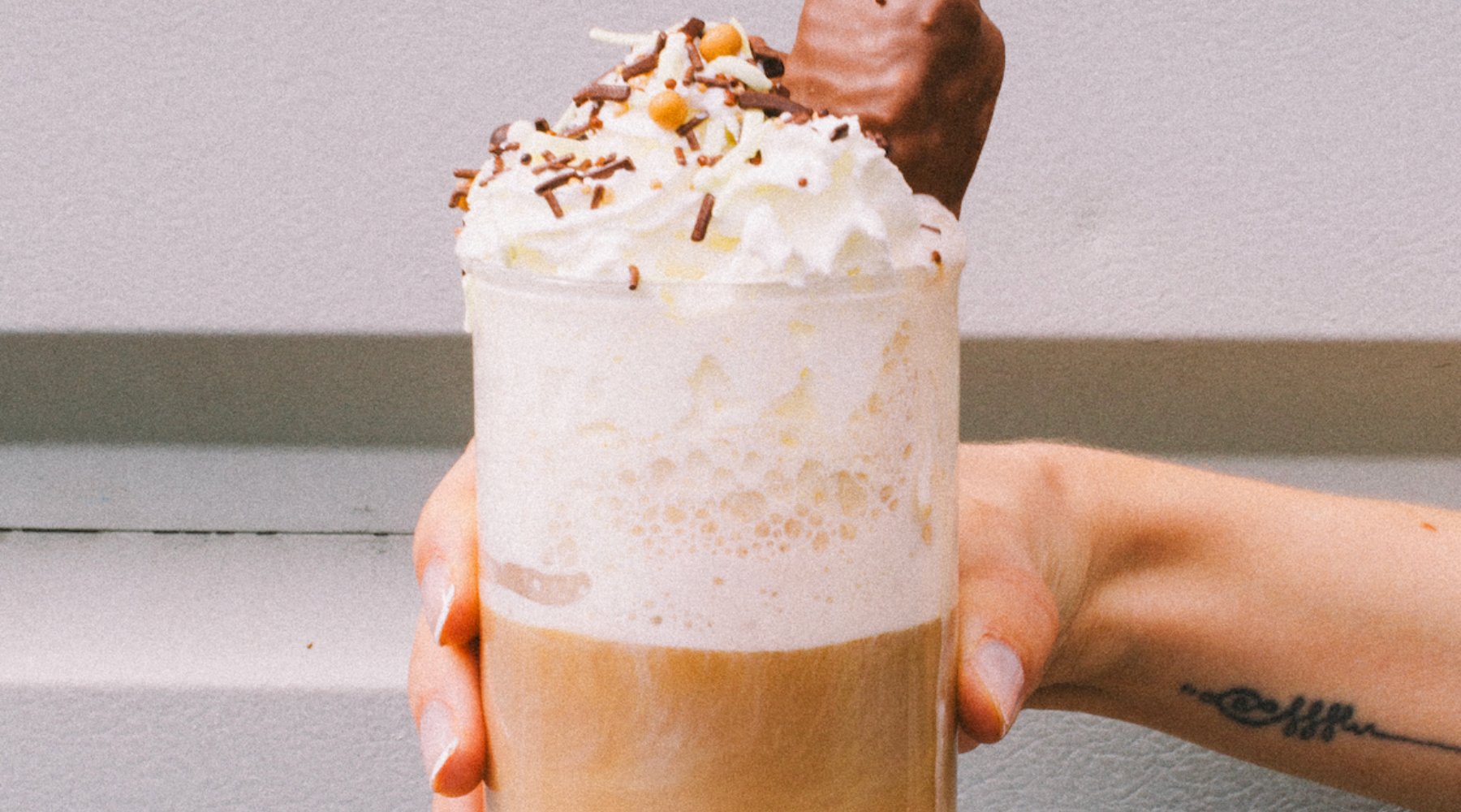 Latte Slumpy Creamy Toffee Nut Latte β Littleβs